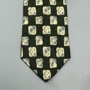 Hugo Boss Men's Silk Neck Tie With a Jacquard Pattern in Green Made in Italy 58"